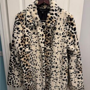 Signature Studio Cream and Black Teddy Jacket